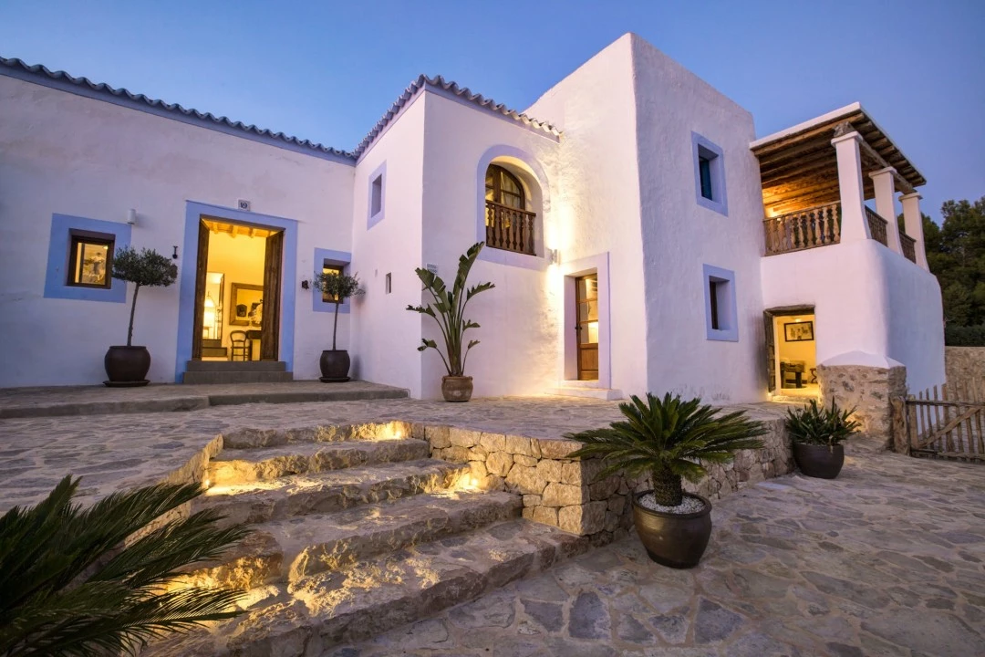 1681312932-Luxury real estate Ibiza to rent villa can Tifany spain property night.webp